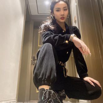 萱萱 – 棉袜羞辱