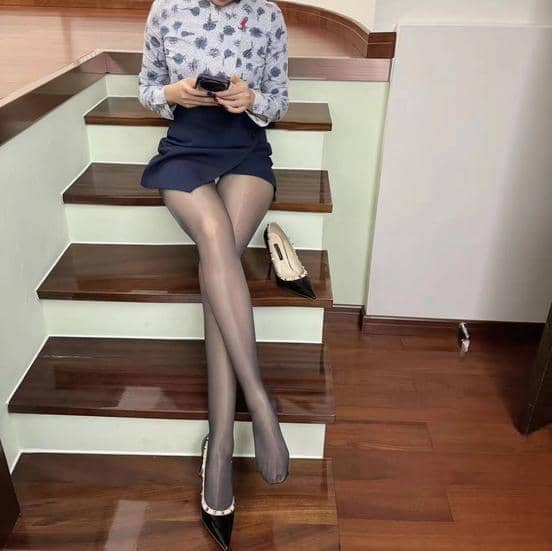 若依 – 空姐灯