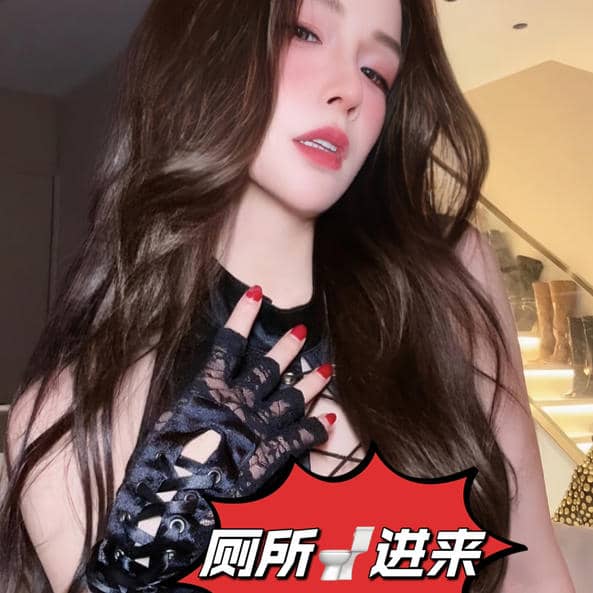 一诺大小姐 – 厕所马桶内羞辱榨精