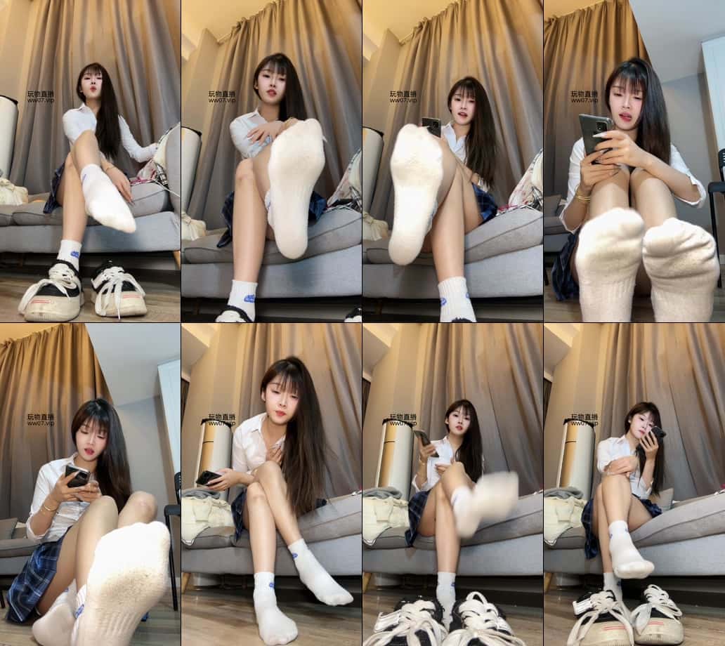 伽萝 – 酸臭白袜脏运动鞋